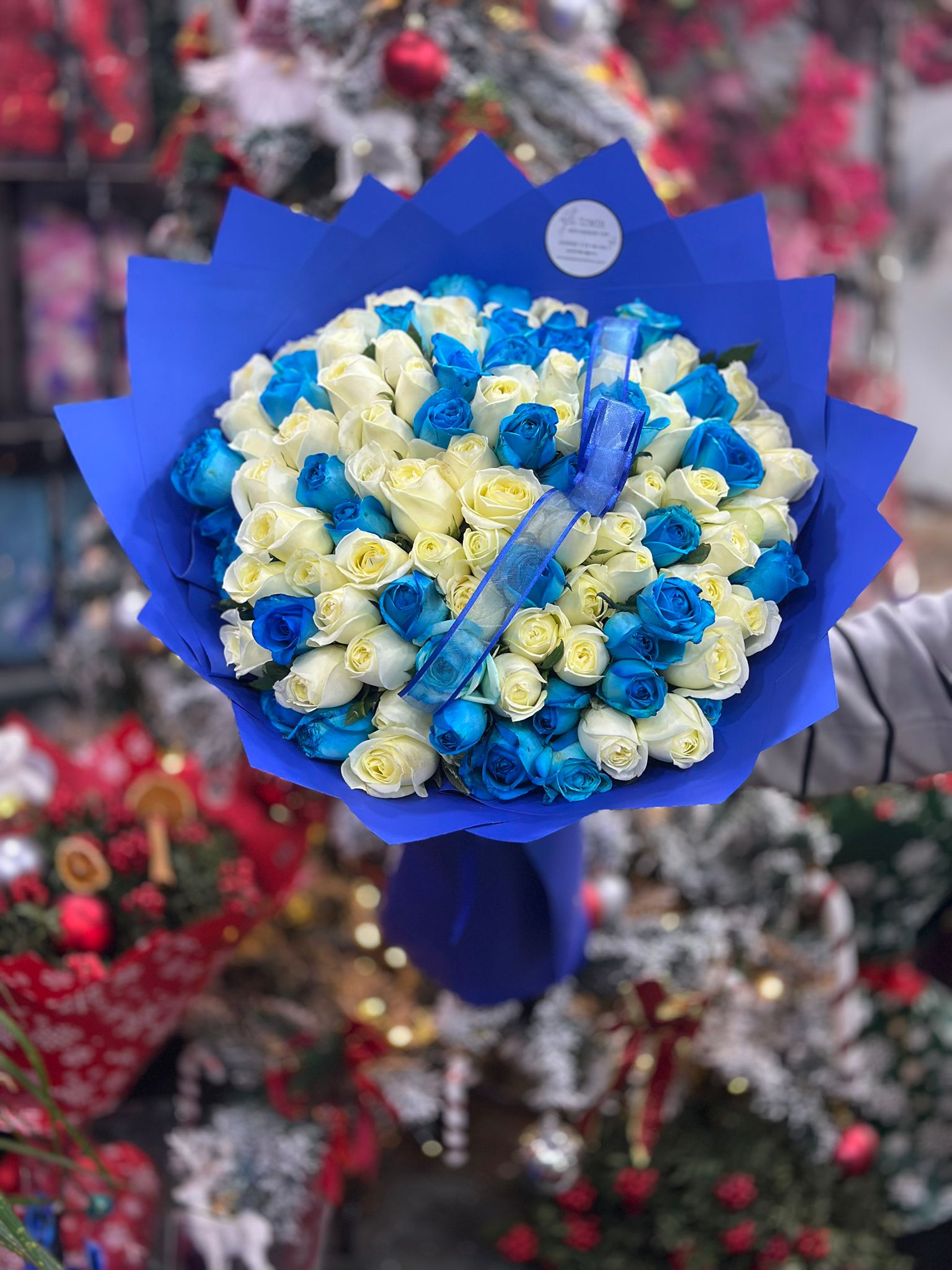 100'lü Mavi Beyaz Gül Buketi