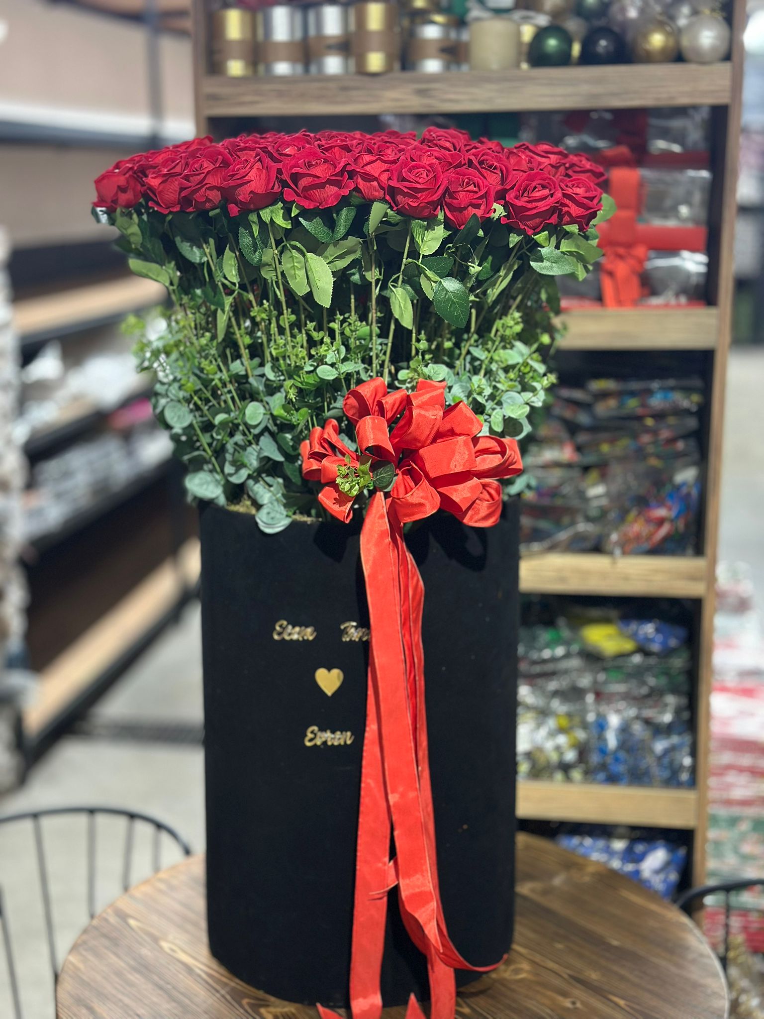 Devasa Kutuda Kalıcı 100 Gül